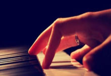 詹姆斯准三双浓眉30+13 格林33分客场不敌火箭.